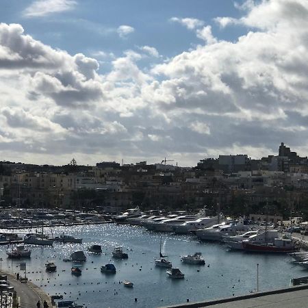 Sir William Strand Apartment Gzira Exterior photo